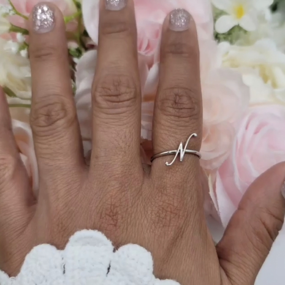 🥰 DAINTY INITIAL STERLING SILVER RING - Picture 5 of 13